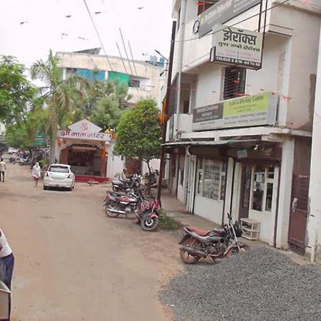 Hotel Mayur Restaurant Chandrapur Buitenkant foto