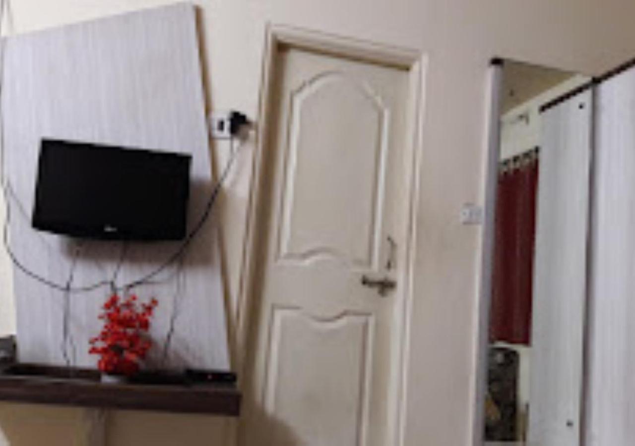 Hotel Mayur Restaurant Chandrapur Buitenkant foto