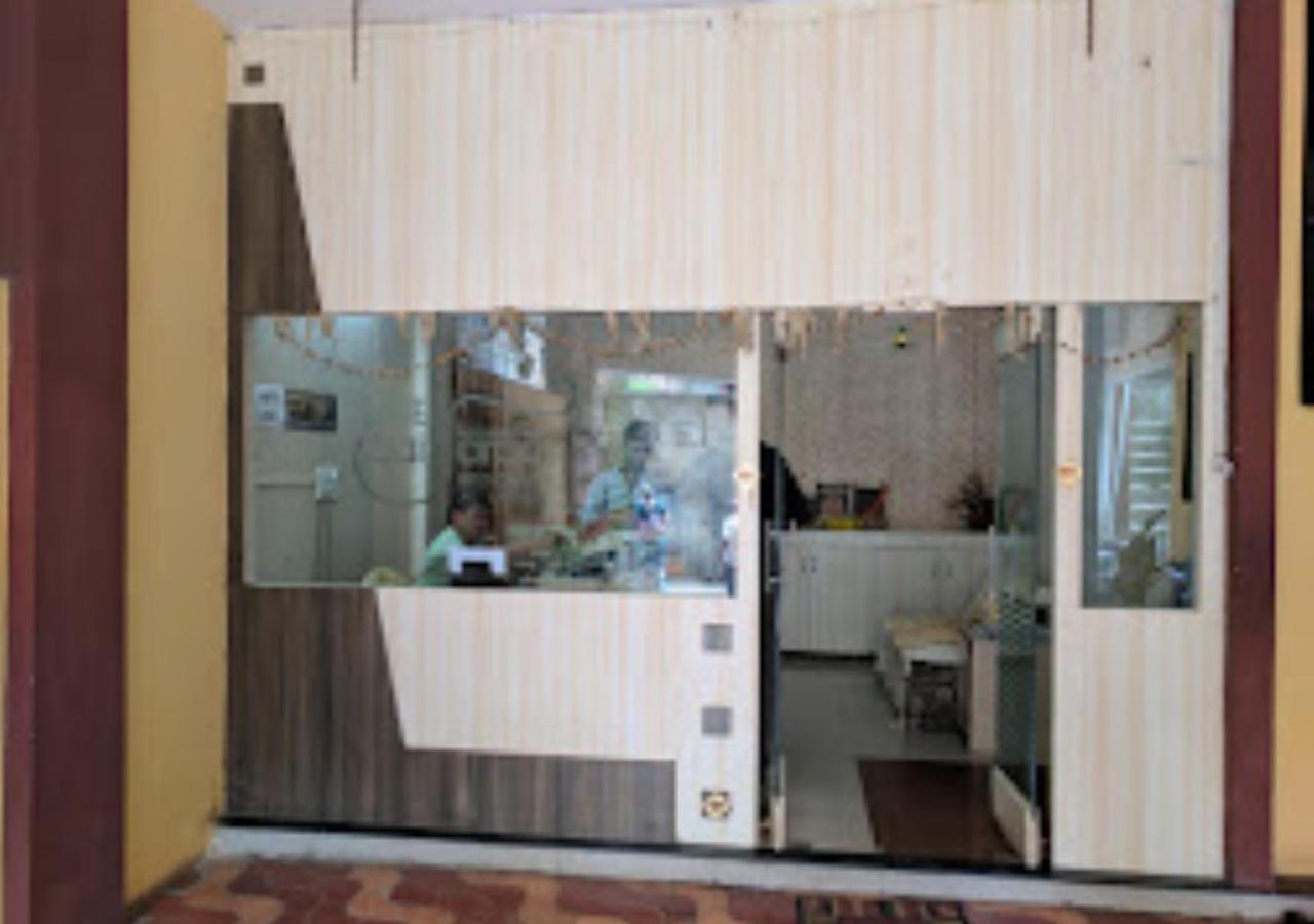 Hotel Mayur Restaurant Chandrapur Buitenkant foto