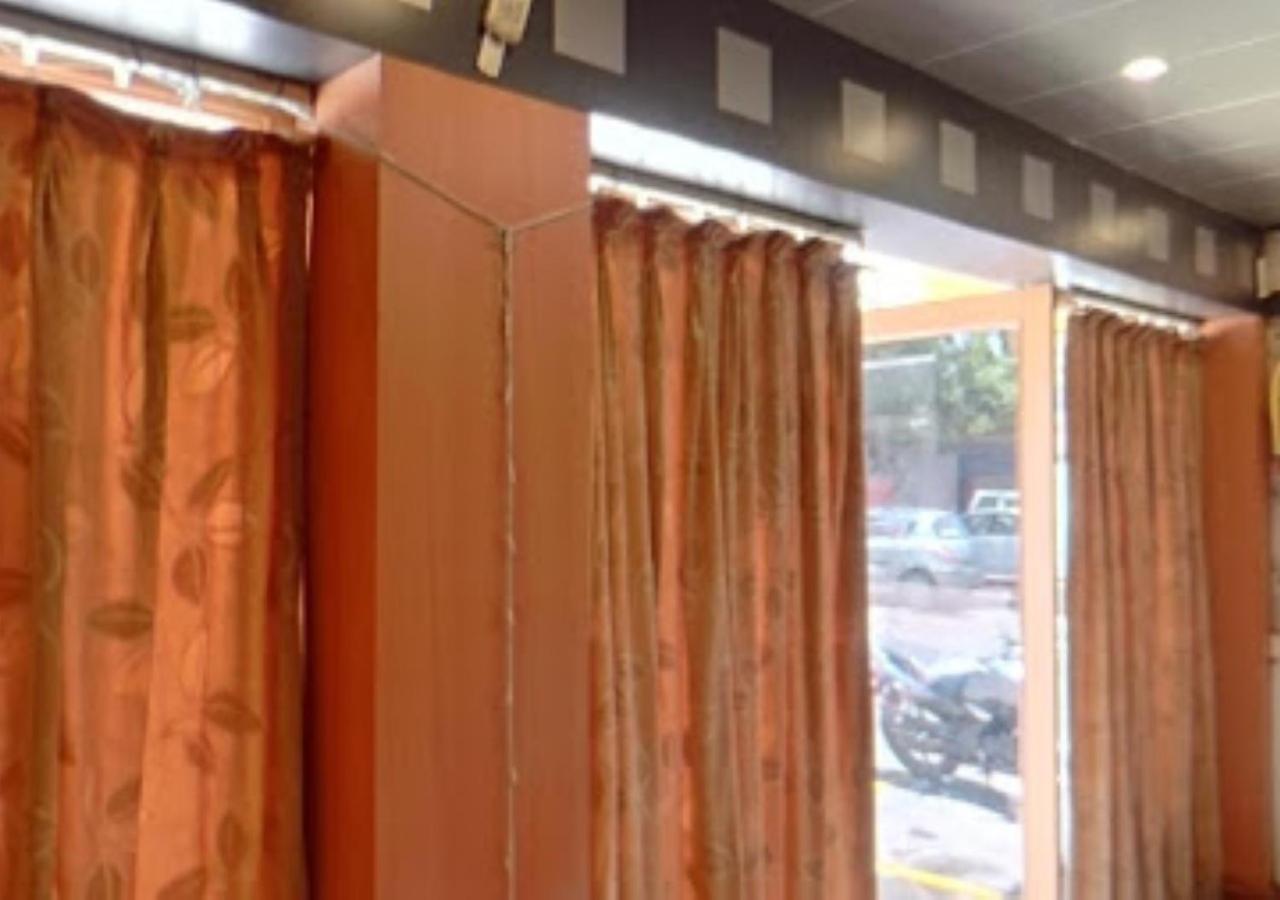 Hotel Mayur Restaurant Chandrapur Buitenkant foto
