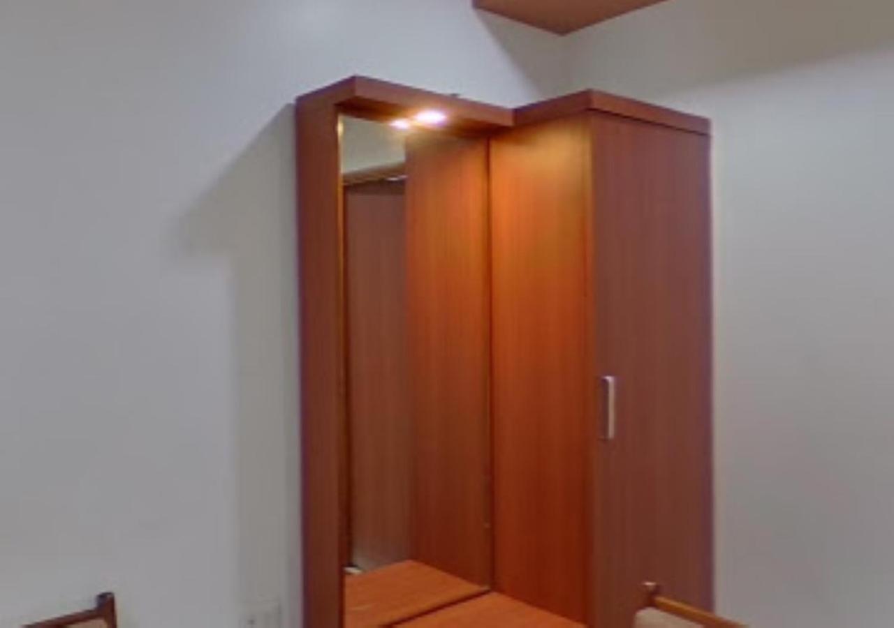 Hotel Mayur Restaurant Chandrapur Buitenkant foto